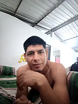 Snapshot of elmazitogrande chatting on 02/08/25, 11:13 elmazitogrande online show from 02/08/25, 11:13