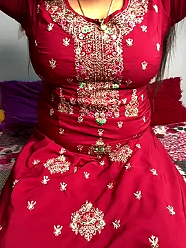 Snapshot of tanvihot2 chatting on 10/13/25, 05:13 tanvihot2 online show from 10/13/25, 05:13