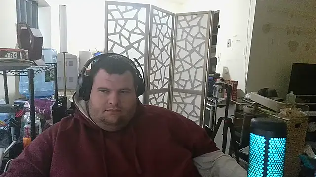 Snapshot of Hackensackneil chatting on 01/06/25, 01:41 Hackensackneil online show from 01/06/25, 01:41