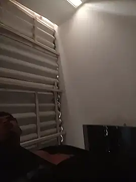 Snapshot of XGublex chatting on 10/27/25, 03:27 XGublex online show from 10/27/25, 03:27