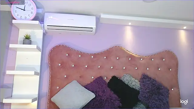 Annabelle-Villareal online show from 02/01/25, 07:55