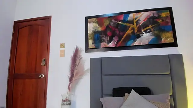 EloiseQuinn online show from 10/15/25, 01:11