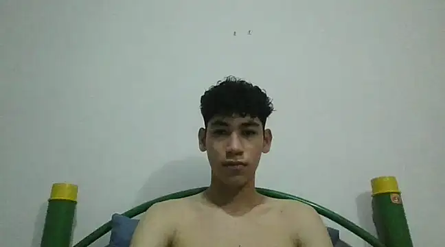 Snapshot of leo_teen chatting on 01/05/25, 06:13 leo teen online show from 01/05/25, 06:13