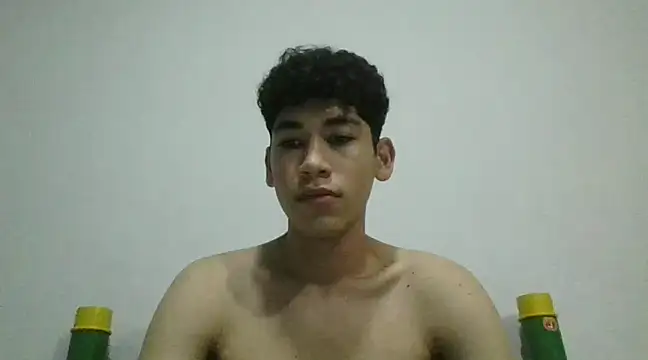 Snapshot of leo_teen chatting on 01/06/25, 01:42 leo teen online show from 01/06/25, 01:42