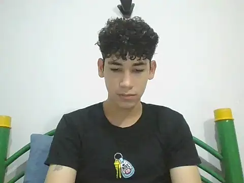 Snapshot of leo_teen chatting on 01/16/25, 07:52 leo teen online show from 01/16/25, 07:52