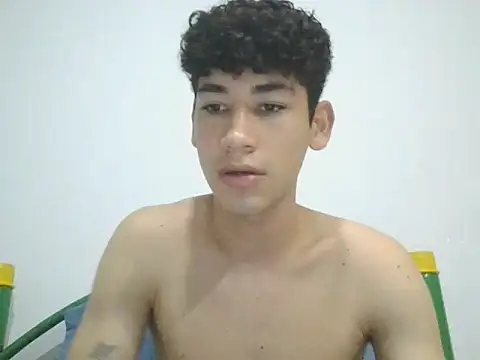 Snapshot of leo_teen chatting on 01/19/25, 02:57 leo teen online show from 01/19/25, 02:57