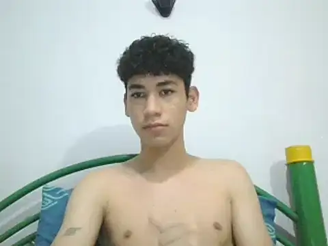 Snapshot of leo_teen chatting on 01/23/25, 11:47 leo teen online show from 01/23/25, 11:47