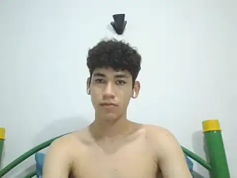 Snapshot of leo_teen chatting on 01/24/25, 02:49 leo teen online show from 01/24/25, 02:49