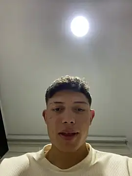 Snapshot of apoloruso chatting on 01/02/25, 02:54 apoloruso online show from 01/02/25, 02:54