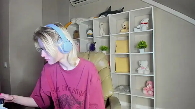 Snapshot of ElizabethHarpper chatting on 11/01/25, 01:07 ElizabethHarpper online show from 11/01/25, 01:07