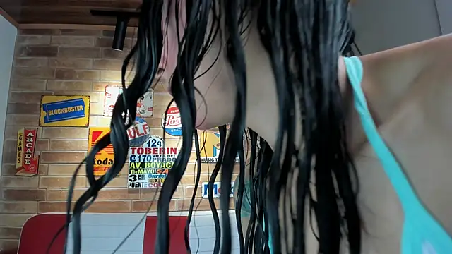 Snapshot of miss___evangeline chatting on 10/10/25, 02:32 miss evangeline online show from 10/10/25, 02:32