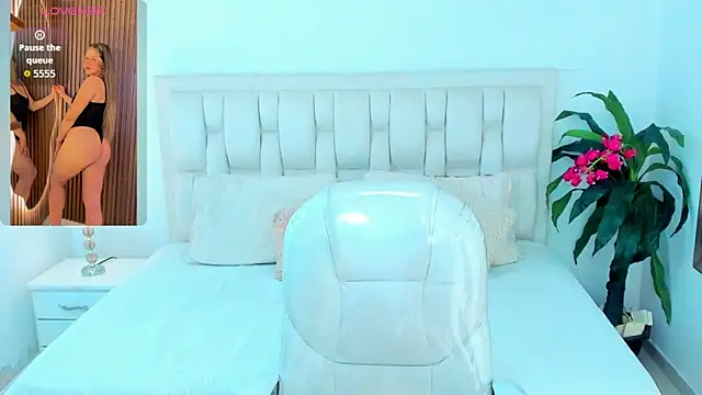 Annie kurt  online show from 10/09/25, 07:56