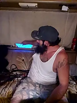 StruggleSnuggles online show from 11/01/25, 02:57