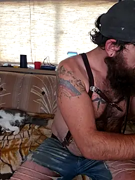 StruggleSnuggles online show from 11/04/25, 07:02