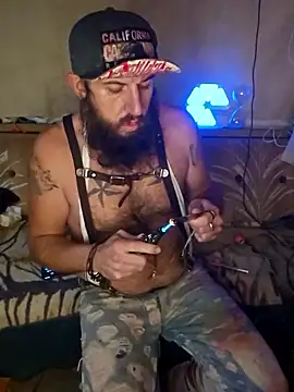 StruggleSnuggles online show from 11/17/25, 05:35