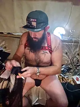 StruggleSnuggles online show from 11/18/25, 09:03