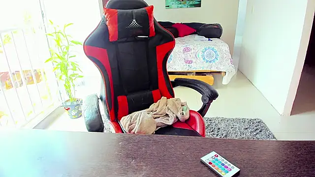 Snapshot of Adam_Valenciia chatting on 10/15/25, 05:13 Adam Valenciia online show from 10/15/25, 05:13