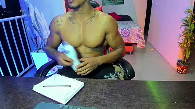 Snapshot of Adam_Valenciia chatting on 10/19/25, 02:01 Adam Valenciia online show from 10/19/25, 02:01