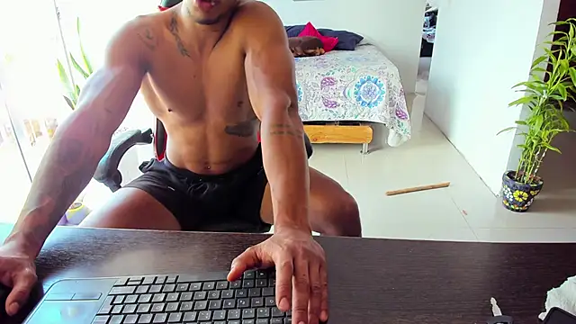 Snapshot of Adam_Valenciia chatting on 10/20/25, 05:57 Adam Valenciia online show from 10/20/25, 05:57