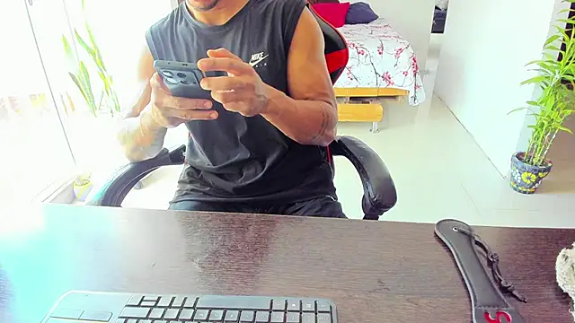 Snapshot of Adam_Valenciia chatting on 10/21/25, 03:46 Adam Valenciia online show from 10/21/25, 03:46