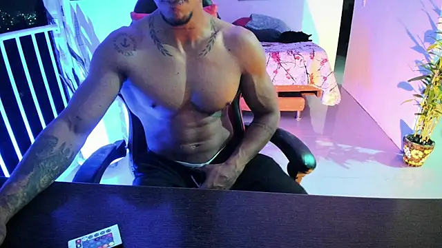 Snapshot of Adam_Valenciia chatting on 10/25/25, 04:09 Adam Valenciia online show from 10/25/25, 04:09