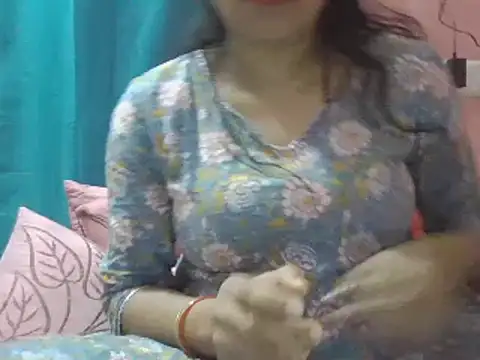 Hot-shanvi online show from 03/21/25, 12:40