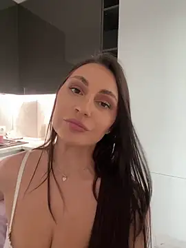 claraxjoyy online show from 01/10/25, 11:11