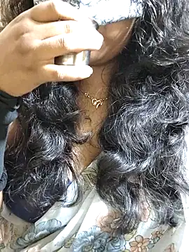 Snapshot of Rathi22 chatting on 09/18/25, 02:30 Rathi22 online show from 09/18/25, 02:30