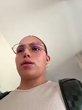 Snapshot of Anaruso chatting on 01/02/25, 04:46 Anaruso online show from 01/02/25, 04:46