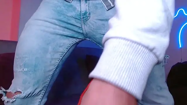 Joylopez fit online show from 02/23/25, 04:46