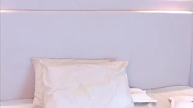 Snapshot of NickyBelmonth chatting on 03/11/25, 03:02 NickyBelmonth online show from 03/11/25, 03:02