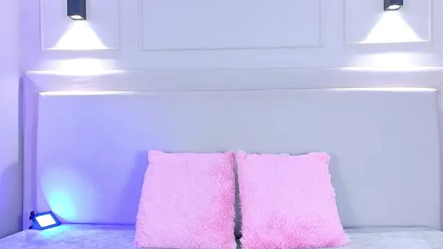 Snapshot of NickyBelmonth chatting on 09/17/25, 11:34 NickyBelmonth online show from 09/17/25, 11:34