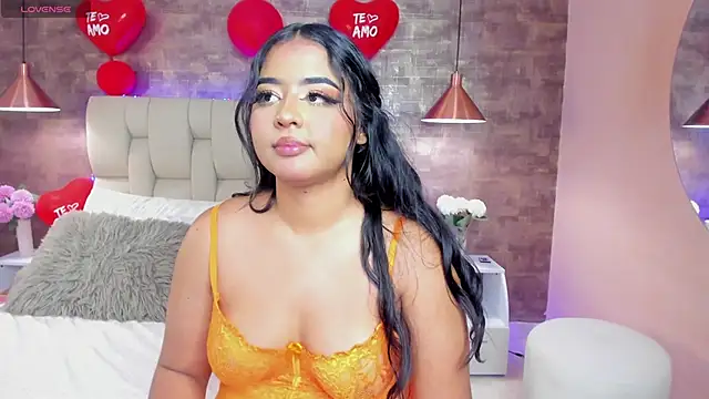 Snapshot of Scarlet_lace chatting on 02/19/25, 02:01 Scarlet lace online show from 02/19/25, 02:01