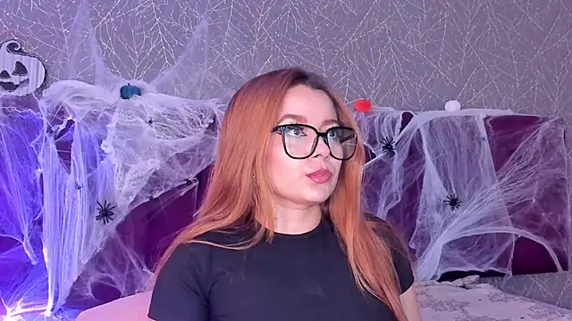 LiaCathaleya online show from 10/13/25, 08:20