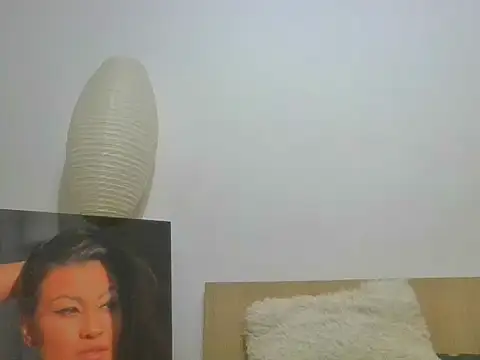 Snapshot of TheTopSecret chatting on 02/06/25, 09:38 TheTopSecret online show from 02/06/25, 09:38