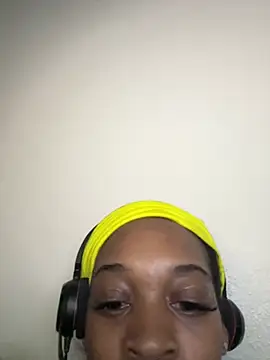 PrettypetitePrincess online show from 01/20/25, 09:32