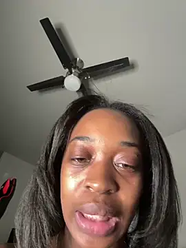 PrettypetitePrincess online show from 03/08/25, 03:39