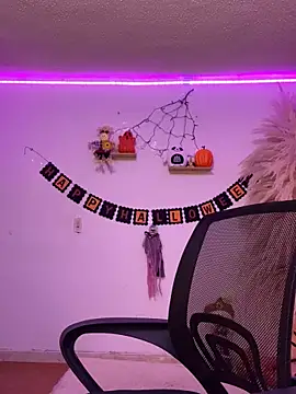 Snapshot of ariadna_cooper chatting on 10/10/25, 04:11 ariadna cooper online show from 10/10/25, 04:11