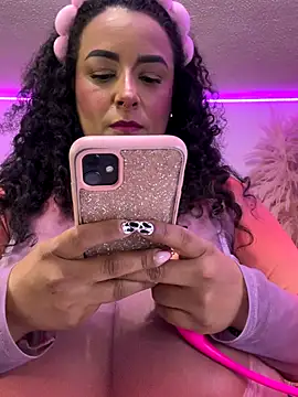 Snapshot of ariadna_cooper chatting on 10/19/25, 04:24 ariadna cooper online show from 10/19/25, 04:24