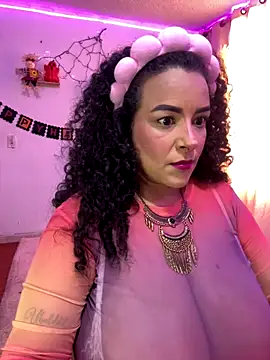 Snapshot of ariadna_cooper chatting on 10/28/25, 01:14 ariadna cooper online show from 10/28/25, 01:14