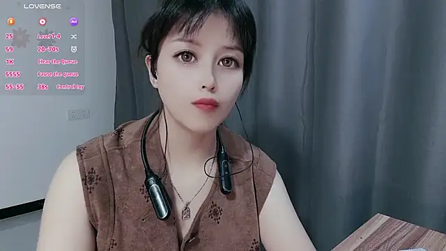 Lucky-xiuxiu online show from 10/17/25, 01:14