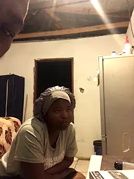 KMbesxxx online show from 10/22/25, 07:57