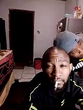 KMbesxxx online show from 11/18/25, 09:19