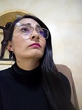 BELLA--26 online show from 02/06/25, 11:15