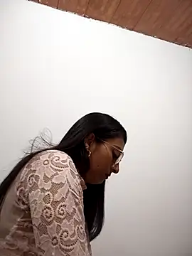 BELLA--26 online show from 03/10/25, 05:29