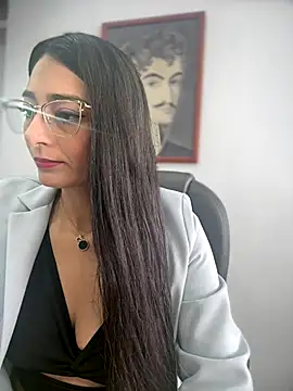 BELLA--26 online show from 11/03/25, 02:29