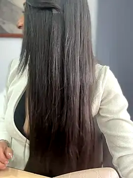 BELLA--26 online show from 11/12/25, 01:22