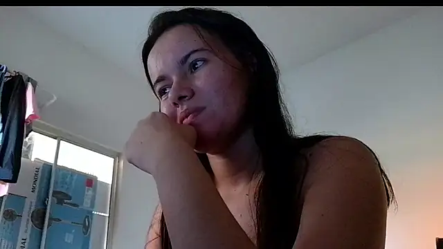Snapshot of camillebr chatting on 01/28/25, 08:26 camillebr online show from 01/28/25, 08:26
