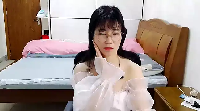 Strawberry baby online show from 01/13/25, 02:00