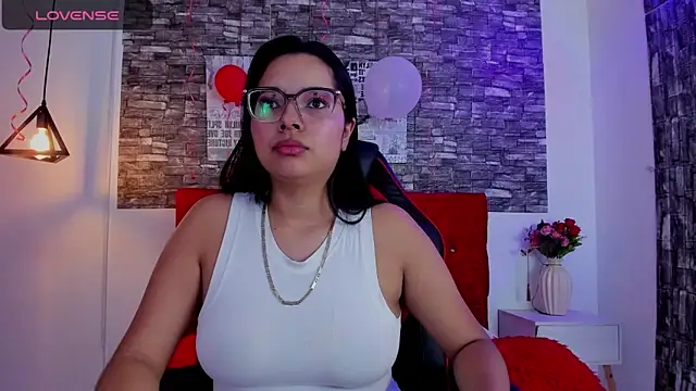 Emily sc online show from 02/14/25, 04:52